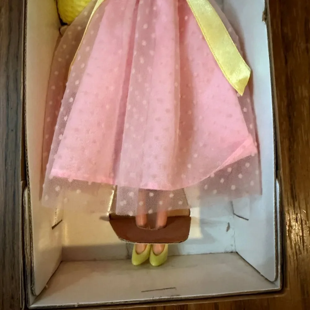 1995 Avon Spring Blossom Barbie Special Edition First Series Mattel 15201 NRFB